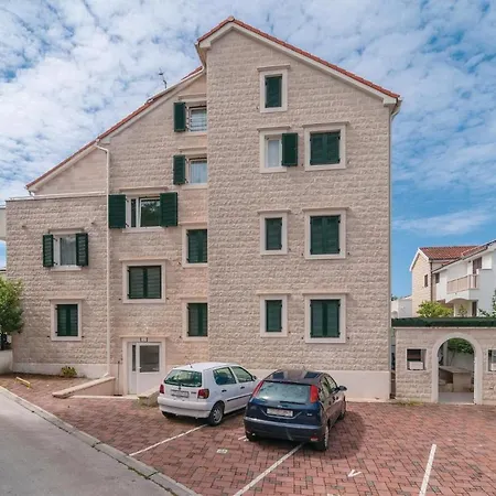 Apartament Four-bedroom In