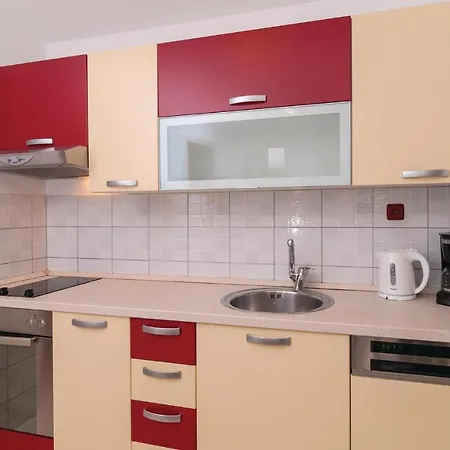 Apartament Four-bedroom In Supetar